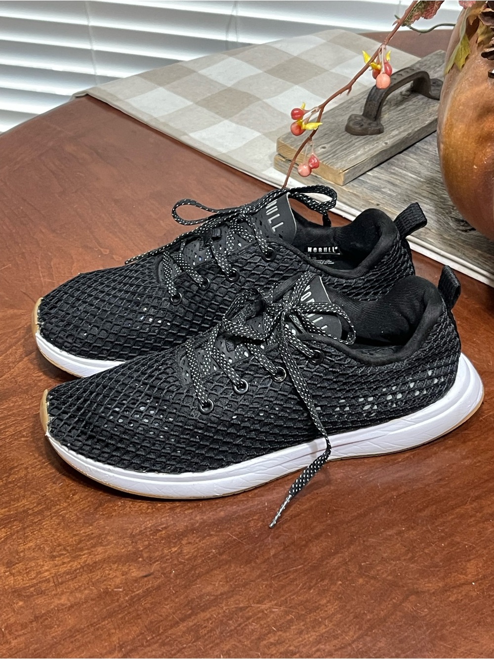 NOBULL Black Gum Diamond Mesh Runner Sneakers unisex